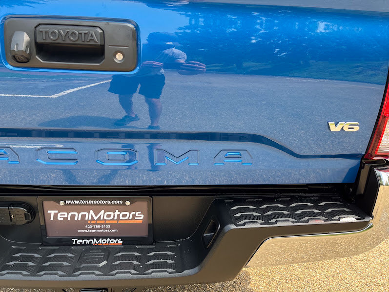 Used 2018 Toyota Tacoma TRD Off-Road AWD/4WD image 45