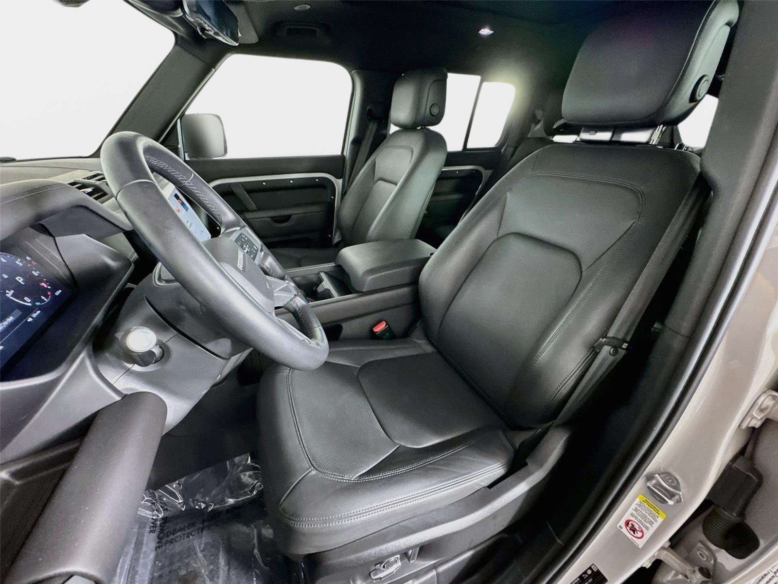 Used 2026 Land Rover Defender 130 X-Dynamic SE AWD/4WD image 11