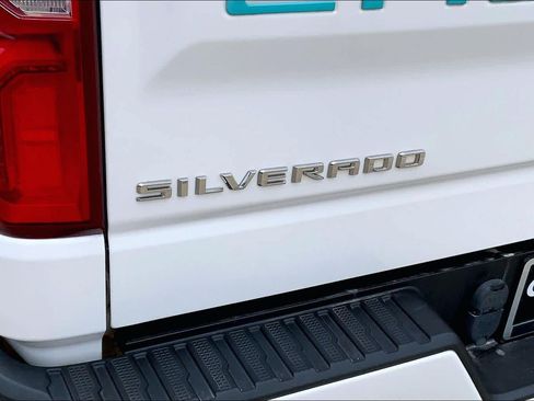 Used 2021 Chevrolet Silverado 1500 Custom RWD image 30