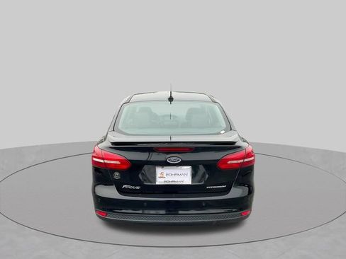 Used 2018 Ford Focus Titanium w/ Titanium Technology Package FWD image 8