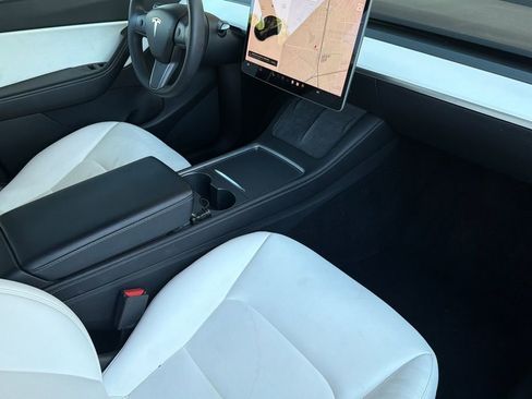 Used 2021 Tesla Model Y Long Range AWD/4WD image 15
