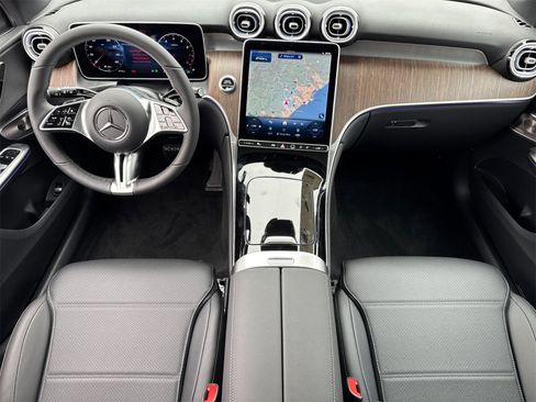 New 2025 Mercedes-Benz GLC 300 4MATIC image 14
