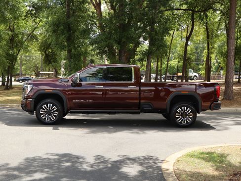 Used 2024 GMC Sierra 3500 Denali Ultimate AWD/4WD image 6
