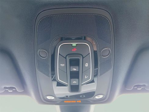 Used 2025 Audi Q5 2.0T Premium image 35