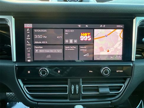 Used 2022 Porsche Macan image 17