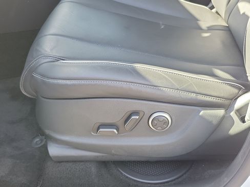 Certified 2026 Genesis GV80 2.5T Advanced image 16