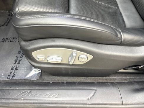 Used 2019 Porsche Macan AWD/4WD image 28