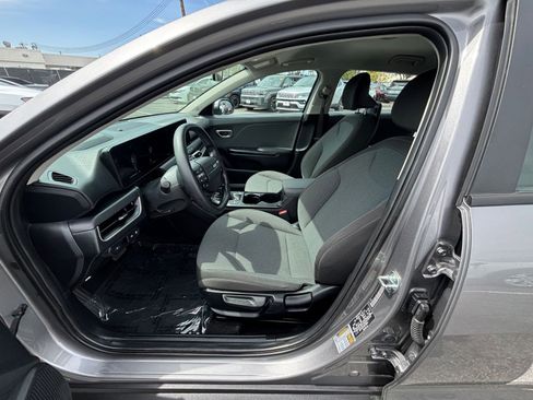Used 2025 Kia K4 LXS image 29