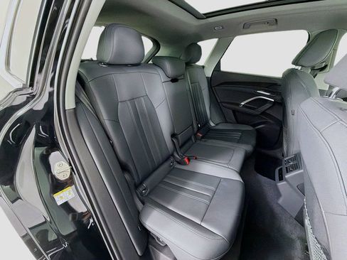 Used 2025 Audi Q5 Premium w/ Convenience Package image 28