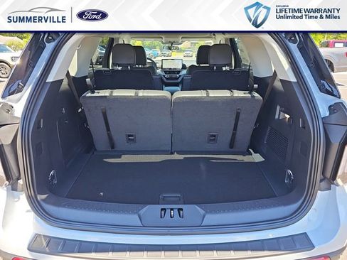 New 2026 Ford Explorer Active RWD image 15