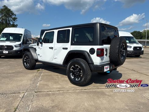 Used 2024 Jeep Wrangler Unlimited Rubicon 4xe AWD/4WD image 13