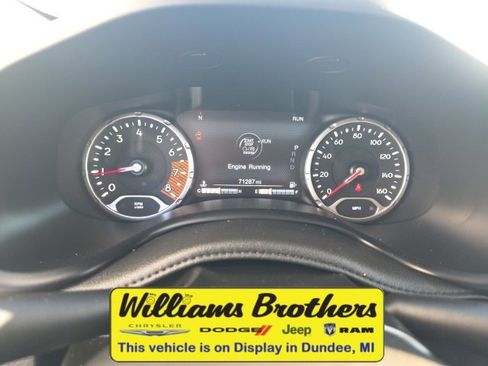 Certified 2022 Jeep Renegade Latitude w/ Convenience Group image 14