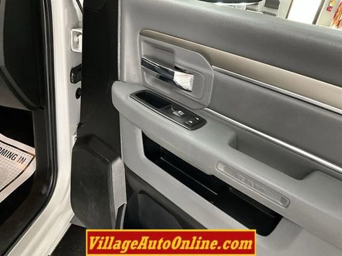 Used 2017 RAM 1500 Classic SLT w/ SLT Plus D←cor Group image 37