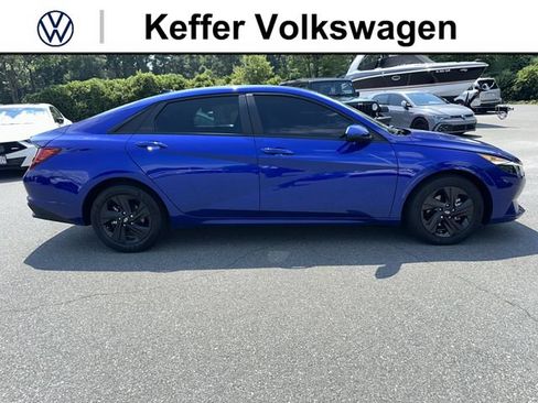 Used 2023 Hyundai Elantra Blue FWD image 6