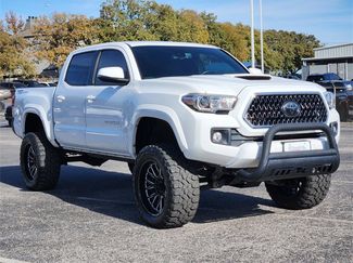 Used 2018 Toyota Tacoma TRD Sport video 2