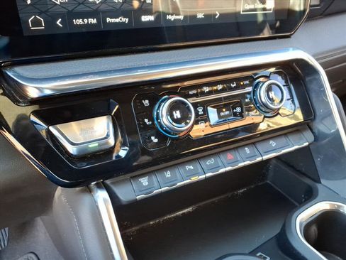 Used 2024 GMC Sierra 2500 Denali w/ Denali Reserve Package image 15