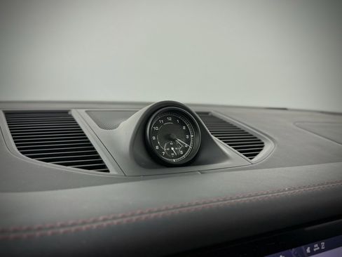 Used 2022 Porsche Macan S image 31