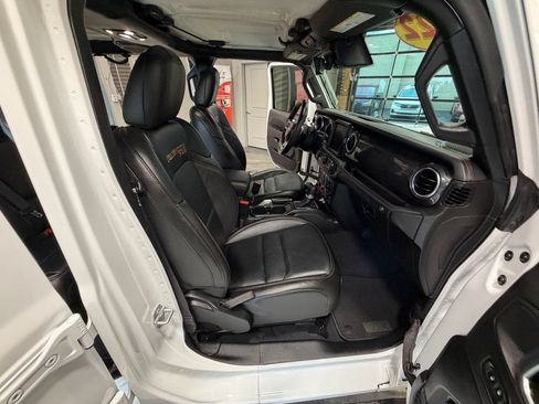 Used 2022 Jeep Wrangler Unlimited Rubicon w/ Trailer Tow Package AWD/4WD image 46