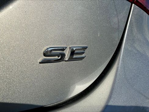 Used 2023 Toyota Camry SE image 30