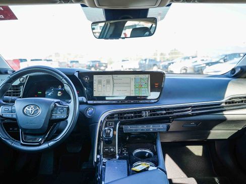 Used 2022 Toyota Mirai XLE image 13