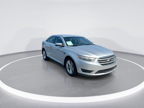 Used 2013 Ford Taurus SEL FWD image 2