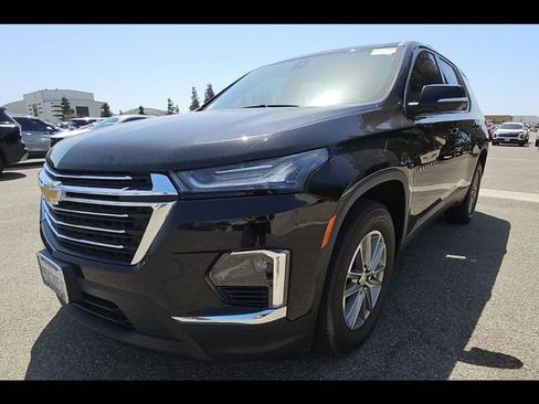Used 2022 Chevrolet Traverse LT FWD image 3