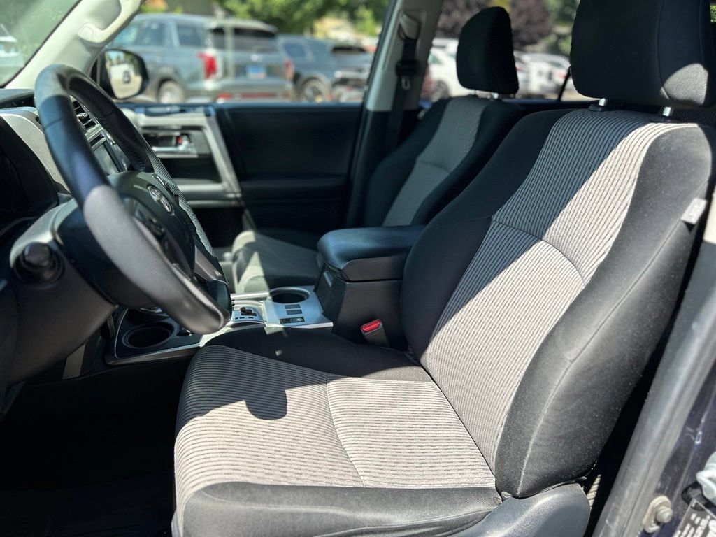 Used 2019 Toyota 4Runner SR5 AWD/4WD image 13