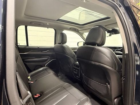 Used 2023 Jeep Grand Cherokee 30th Anniversary AWD/4WD image 39