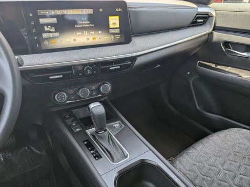 Certified 2025 Nissan Kicks SV FWD image 24