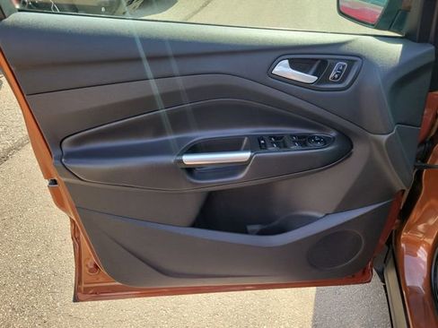 Used 2017 Ford Escape SE FWD image 18