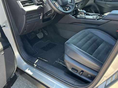 Used 2025 Mitsubishi Outlander SE AWD/4WD image 18