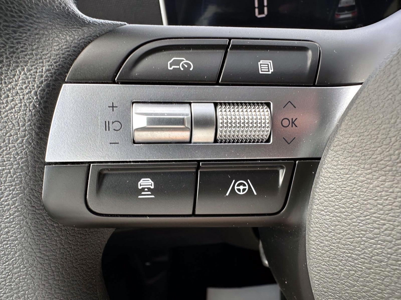 Used 2025 Hyundai Tucson SE AWD/4WD image 17