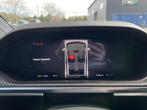 Used 2022 Tesla Model X Plaid image 11