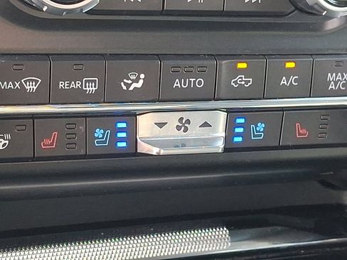 Used 2022 Ford F150 Lariat w/ Equipment Group 502A High image 24