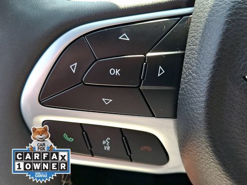 Used 2025 Chrysler Pacifica Select FWD image 22