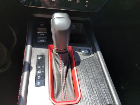 Used 2025 Nissan Kicks SR AWD/4WD image 18