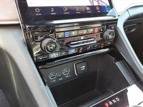 Used 2025 Jeep Grand Cherokee Summit image 16