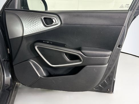 Used 2025 Kia Soul LX w/ LX Technology Package image 30