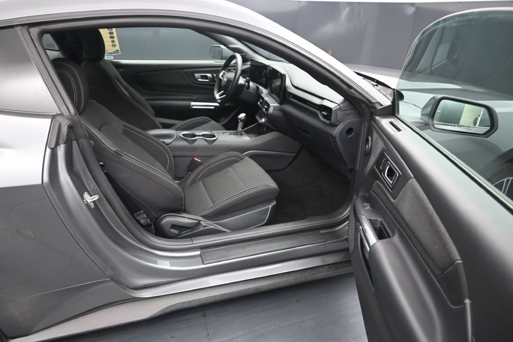 Used 2025 Ford Mustang Coupe RWD image 16