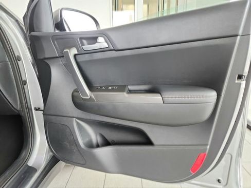 Used 2022 Kia Sportage LX AWD/4WD image 24