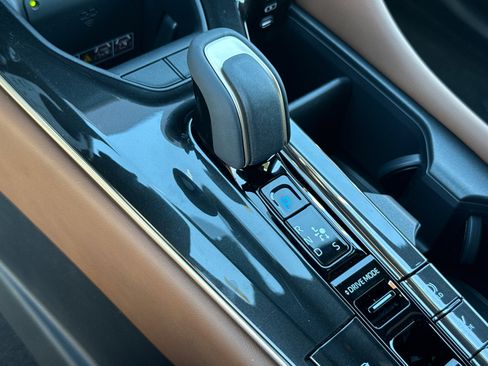 New 2026 Toyota Crown Signia Limited image 27