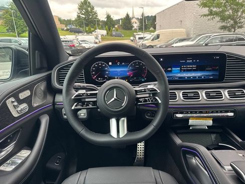 New 2026 Mercedes-Benz GLS 580 4MATIC image 15