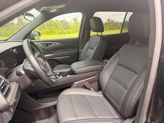 Used 2026 Chevrolet Traverse LT AWD/4WD image 9