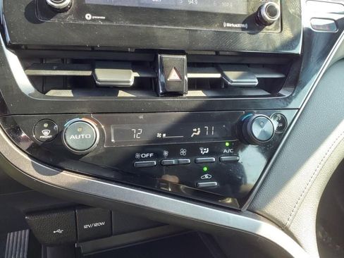 Used 2023 Toyota Camry SE FWD image 19