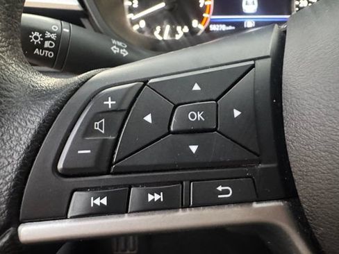 Used 2025 Nissan Altima 2.5 SV FWD image 7