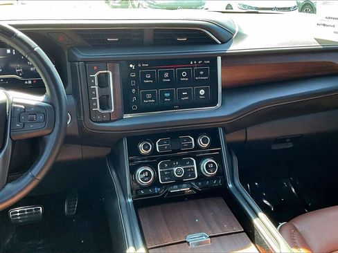 Used 2023 GMC Yukon Denali Ultimate image 20