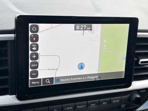 Used 2023 Hyundai Venue Limited FWD image 12