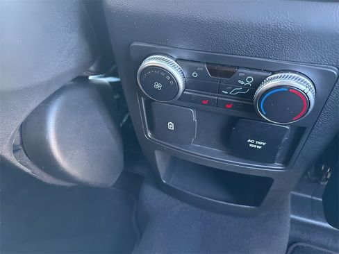 Used 2020 Ford Explorer Platinum w/ Premium Technology Package image 21