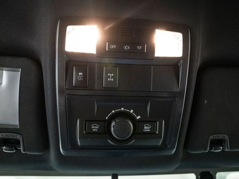 Used 2017 Toyota Tacoma TRD Off-Road image 23