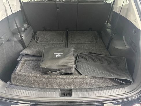 Used 2022 Volkswagen Tiguan SE image 16